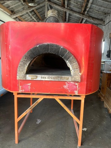 Forno professionale a legna per pizzeria a marchio "Pavesi" capienza circa 8 pizze